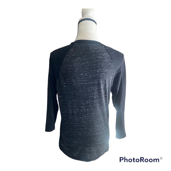 BUNDLE OF TWO TOPS-SIZE MEDIUM - Picture 6 of 13